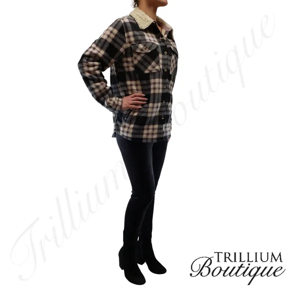 Soho Threads Black Wood Rose Plush Shirt Jacket - Picture 4 of 7